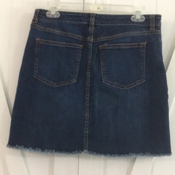 Universal threads blue jean skirt size 6/28. - Picture 4 of 10